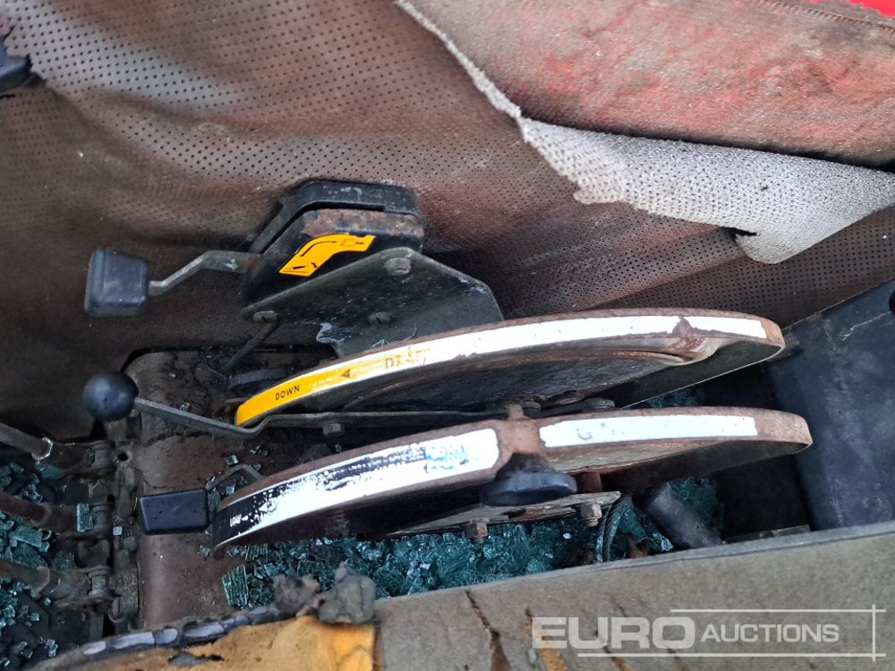 Tracteur agricole Massey Ferguson 698: photos 33