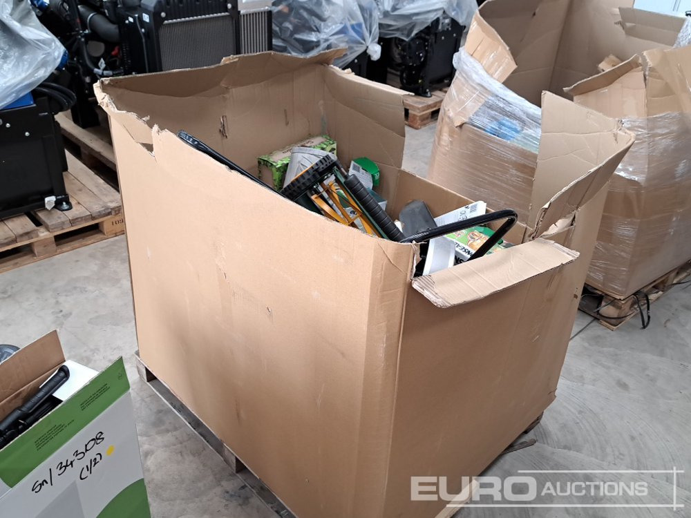 Pallet of Miscellaneous Gardening Equipment - Matériel de chantier: photos 3 Pallet of Miscellaneous Gardening Equipment - Matériel de chantier: photos 3