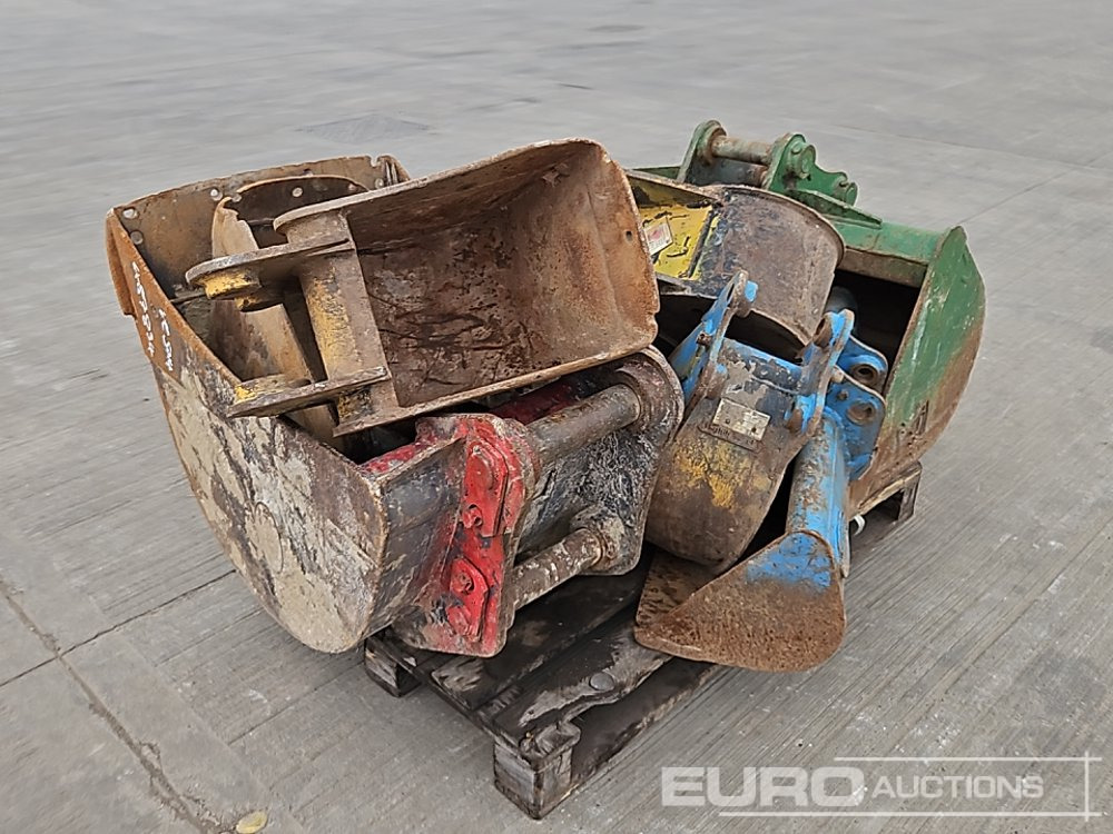 Pallet of Various Sized Digging Buckets 30-60mm Pin to suit Mini-10 Ton Excavator - Godet: photos 3 Pallet of Various Sized Digging Buckets 30-60mm Pin to suit Mini-10 Ton Excavator - Godet: photos 3