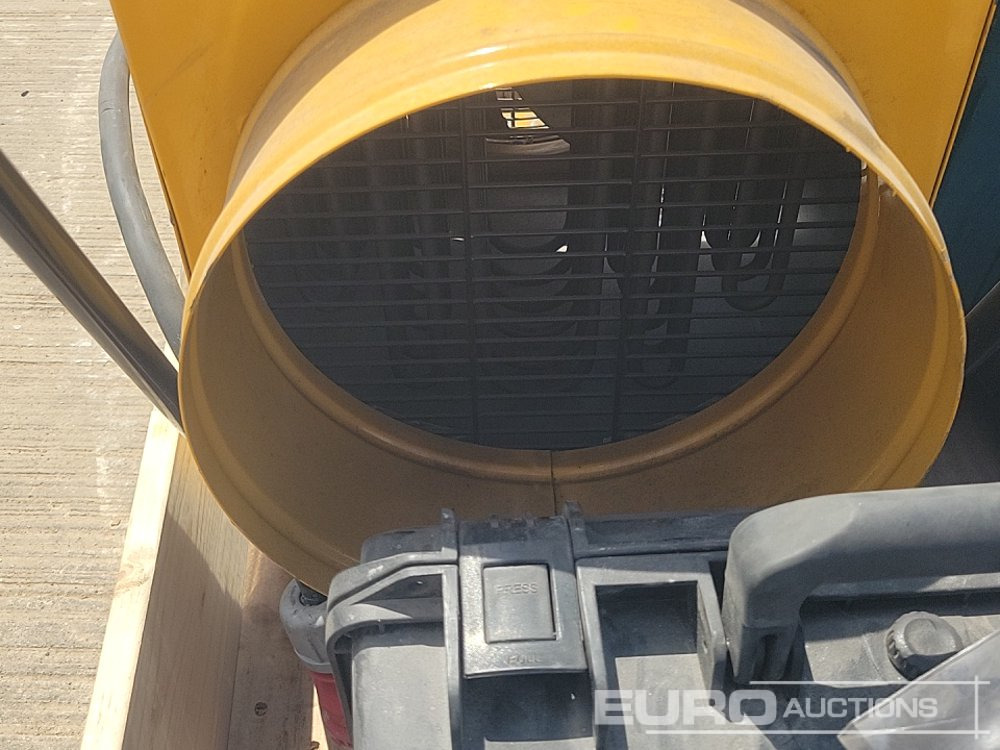Matériel de chantier Probst FXAH120 Cordless Vacuum Lift (3 of), Makita 110 Volt Circular Saw, Makita Cordless Resipricating Saw, 415 Volt Masters Space Heater, 110 Volt Milwaukee Hammer Drill: photos 24