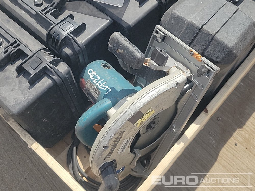 Matériel de chantier Probst FXAH120 Cordless Vacuum Lift (3 of), Makita 110 Volt Circular Saw, Makita Cordless Resipricating Saw, 415 Volt Masters Space Heater, 110 Volt Milwaukee Hammer Drill: photos 21