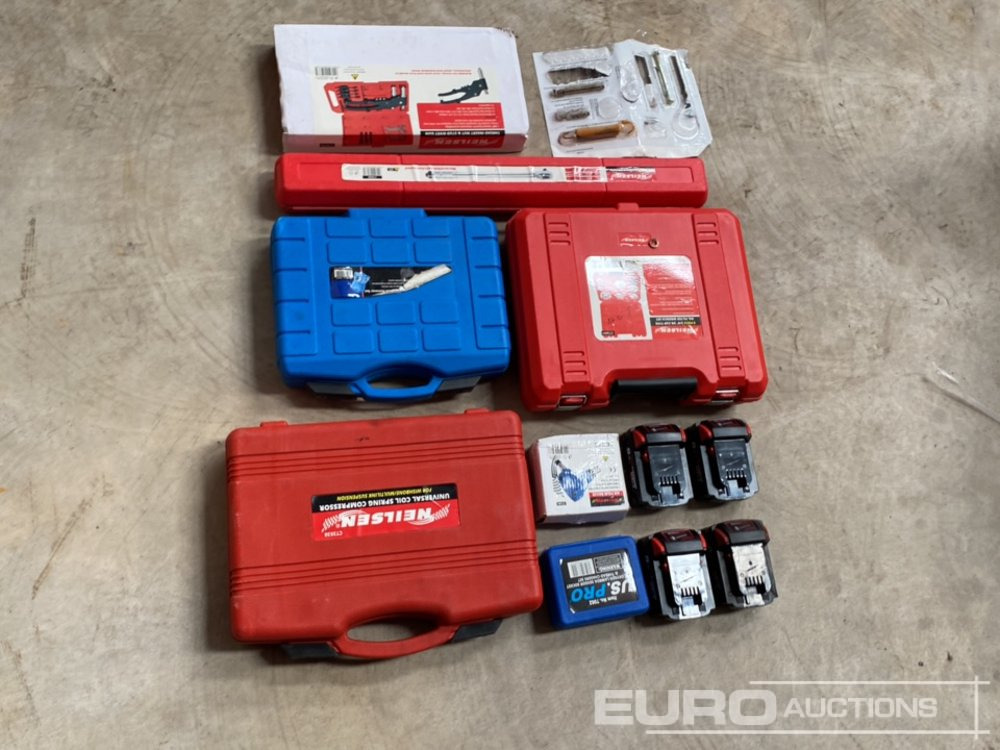 Spring Compression Set, Hose Removal Set, Oil Filter Wrench Set, Rivet Gun, Milwaukee Batterys, Palm Nailer, Torque Wrench - Équipement de garage: photos 4 Spring Compression Set, Hose Removal Set, Oil Filter Wrench Set, Rivet Gun, Milwaukee Batterys, Palm Nailer, Torque Wrench - Équipement de garage: photos 4