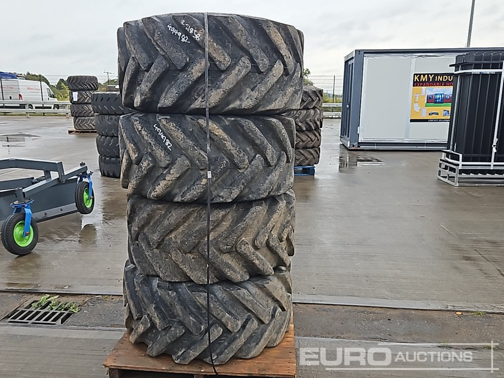 Starco 405/70-20 Tyre (4 of) - Pneu: photos 4 Starco 405/70-20 Tyre (4 of) - Pneu: photos 4