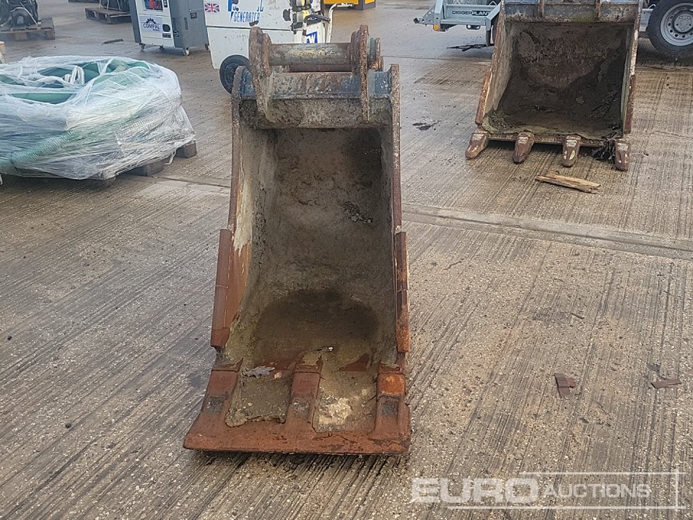 Strickland 24" Digging Bucket 65mm Pin to suit 13 Ton Excavator - Godet: photos 2 Strickland 24" Digging Bucket 65mm Pin to suit 13 Ton Excavator - Godet: photos 2