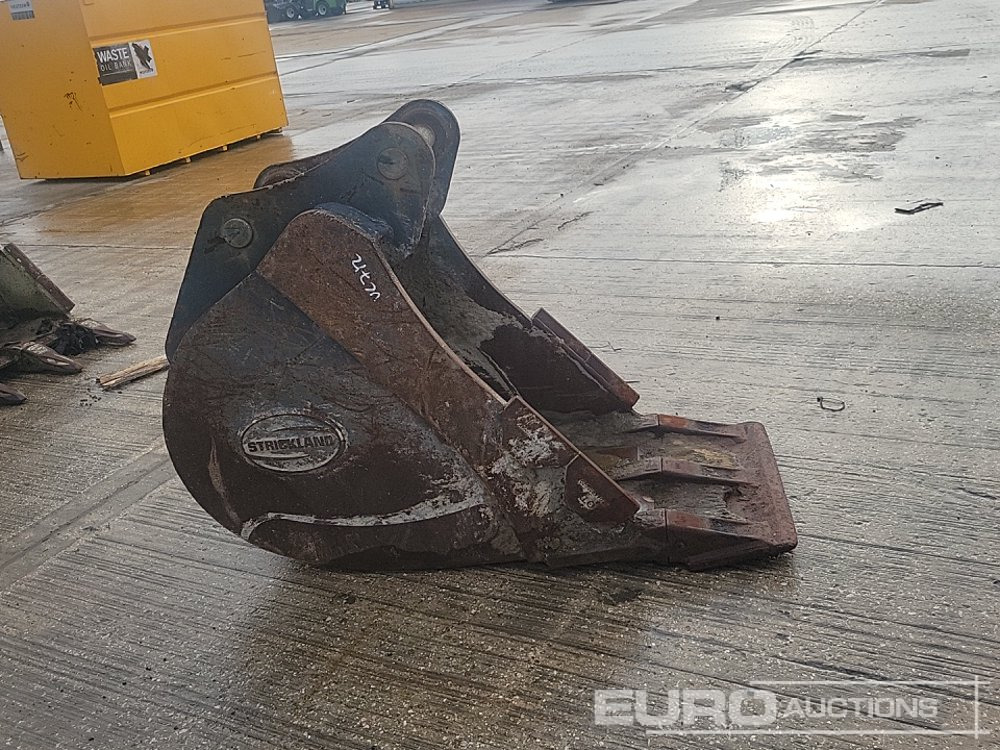 Strickland 24" Digging Bucket 65mm Pin to suit 13 Ton Excavator - Godet: photos 4 Strickland 24" Digging Bucket 65mm Pin to suit 13 Ton Excavator - Godet: photos 4