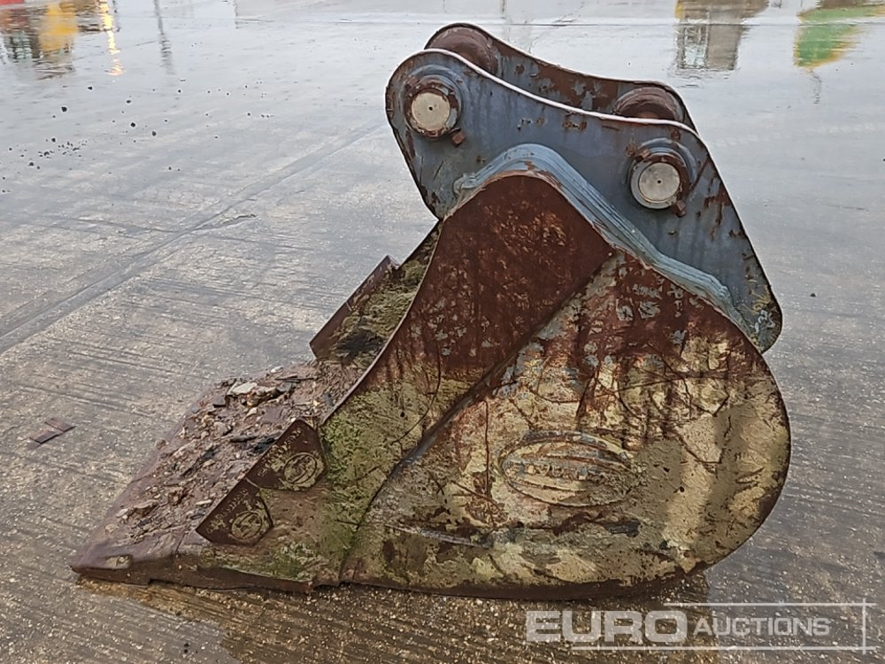 Strickland 30" Digging Bucket 65mm Pin to suit 13 Ton Excavator - Godet: photos 2 Strickland 30" Digging Bucket 65mm Pin to suit 13 Ton Excavator - Godet: photos 2