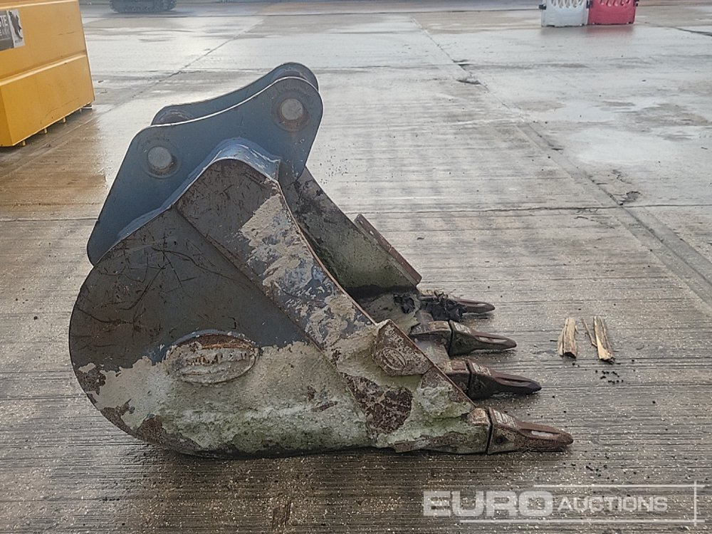 Strickland 36" Digging Bucket 65mm Pin to suit 13 Ton Excavator - Godet: photos 4 Strickland 36" Digging Bucket 65mm Pin to suit 13 Ton Excavator - Godet: photos 4
