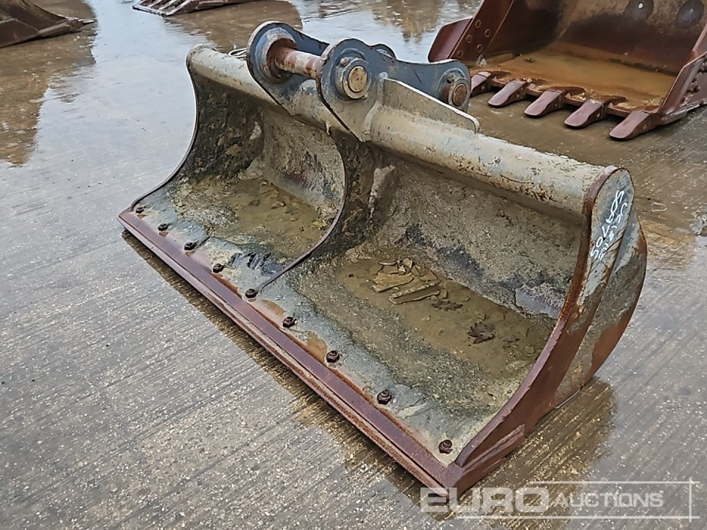 Strickland 72" Ditching Bucket 65mm Pin to suit 13 Ton Excavator - Godet: photos 1 Strickland 72" Ditching Bucket 65mm Pin to suit 13 Ton Excavator - Godet: photos 1