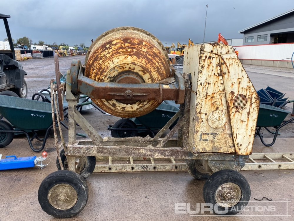 Terex Benford Cement Mixer, Hatz Engine (Spares) - Bétonnière: photos 2 Terex Benford Cement Mixer, Hatz Engine (Spares) - Bétonnière: photos 2