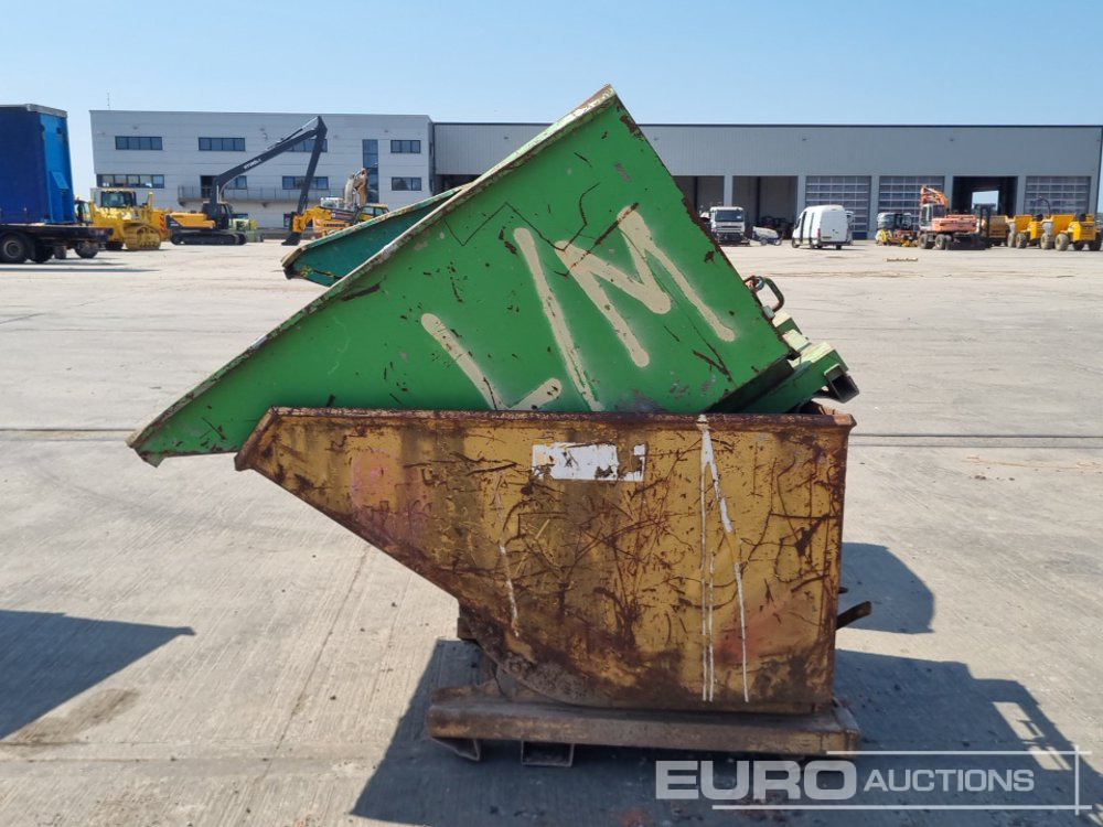 Tipping Skip to suit Forklift (4 of) - Benne basculante: photos 2 Tipping Skip to suit Forklift (4 of) - Benne basculante: photos 2