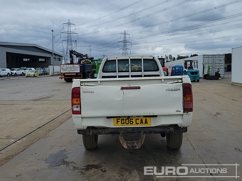 Toyota Hilux D4D - Pick-up: photos 4 Toyota Hilux D4D - Pick-up: photos 4