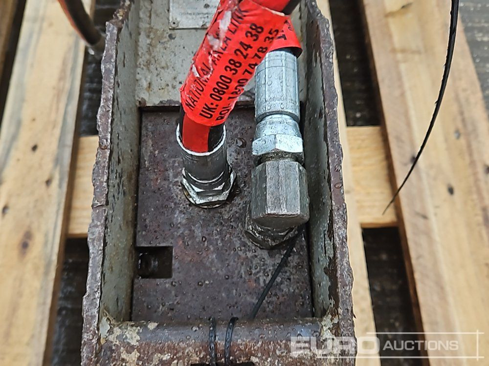 Marteau hydraulique Ueng QRB 330 Hydraulic Breaker 35mm Pin to suit Mini Excavator: photos 11