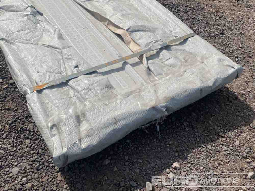 Unused 10' Cladding Sheets (100 of) - Matériel de chantier: photos 3 Unused 10' Cladding Sheets (100 of) - Matériel de chantier: photos 3