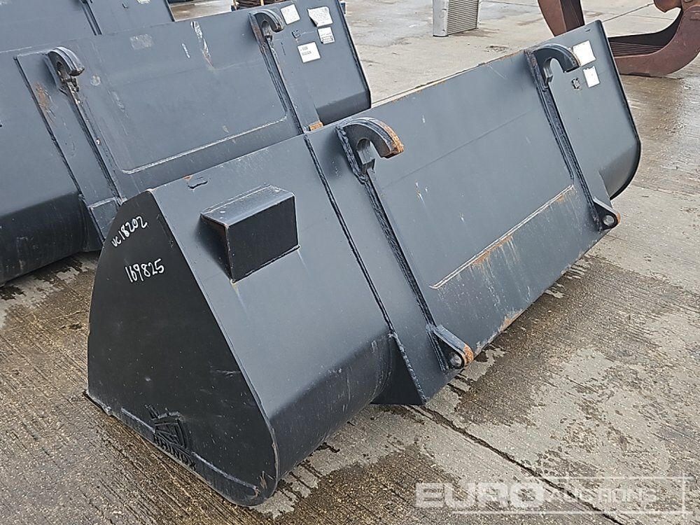 Unused 2025 Rhinox 90" Loading Bucket to suit Telehandler - Godet: photos 3 Unused 2025 Rhinox 90" Loading Bucket to suit Telehandler - Godet: photos 3