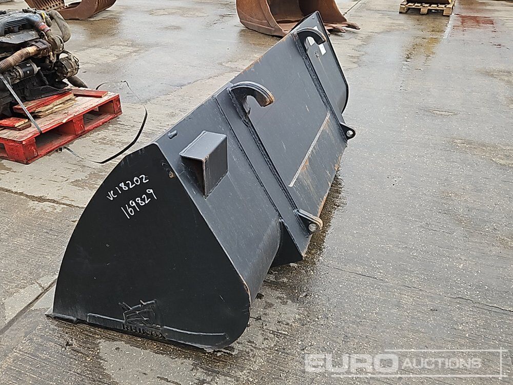 Unused 2025 Rhinox 90" Loading Bucket to suit Telehandler - Godet: photos 3 Unused 2025 Rhinox 90" Loading Bucket to suit Telehandler - Godet: photos 3