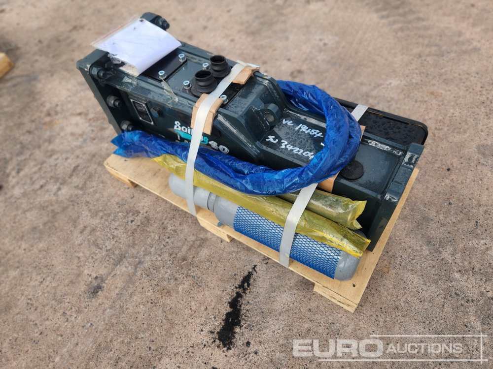 Unused 2025 Sailing 40 Hydraulic Breaker to suit Mini Excavator - Marteau hydraulique: photos 2 Unused 2025 Sailing 40 Hydraulic Breaker to suit Mini Excavator - Marteau hydraulique: photos 2