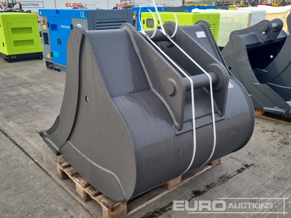 Unused CNH 44" Scoop Bucket 80mm Pin to suit 20 Ton Excavator - Godet: photos 3 Unused CNH 44" Scoop Bucket 80mm Pin to suit 20 Ton Excavator - Godet: photos 3