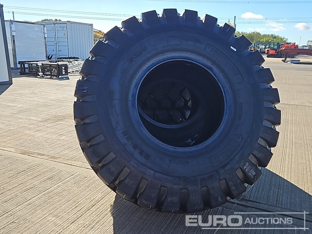 Unused Forcestone 23.5-25-24PR Tyres (4 of) - Pneu: photos 2 Unused Forcestone 23.5-25-24PR Tyres (4 of) - Pneu: photos 2