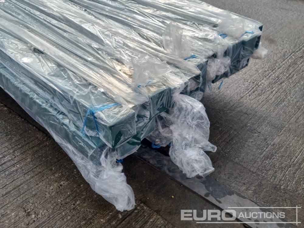 Matériel de chantier Unused Galvanised & Powder Coated Heavy Duty (5mm) Wire Mesh Fencing, 25 x H2.4m x W2.2m Panels, 26 x 60mm x 60mm x3m Posts, with Fittings (Green): photos 11