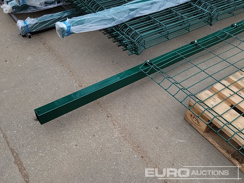 Matériel de chantier Unused Galvanised & Powder Coated Heavy Duty (5mm) Wire Mesh Fencing, 25 x H2.4m x W2.2m Panels, 26 x 60mm x 60mm x3m Posts, with Fittings (Green): photos 8