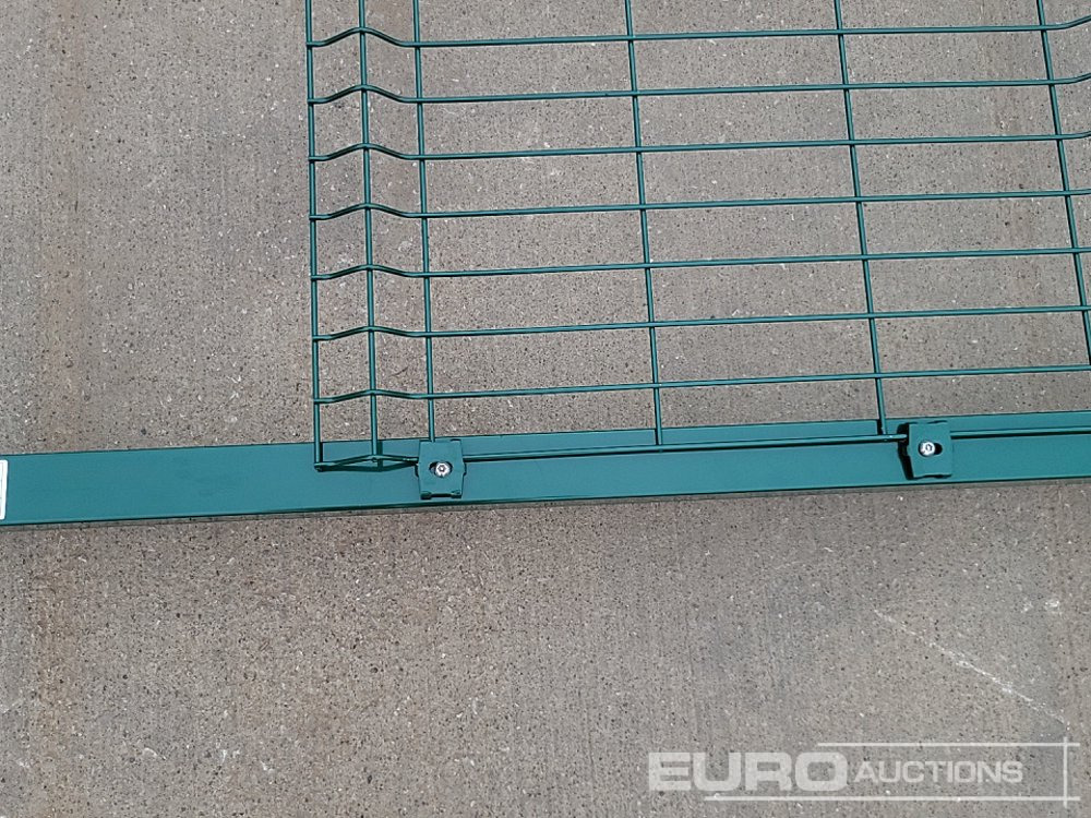Matériel de chantier Unused Galvanised & Powder Coated Heavy Duty (5mm) Wire Mesh Fencing, 25 x H2.4m x W2.2m Panels, 26 x 60mm x 60mm x3m Posts, with Fittings (Green): photos 7