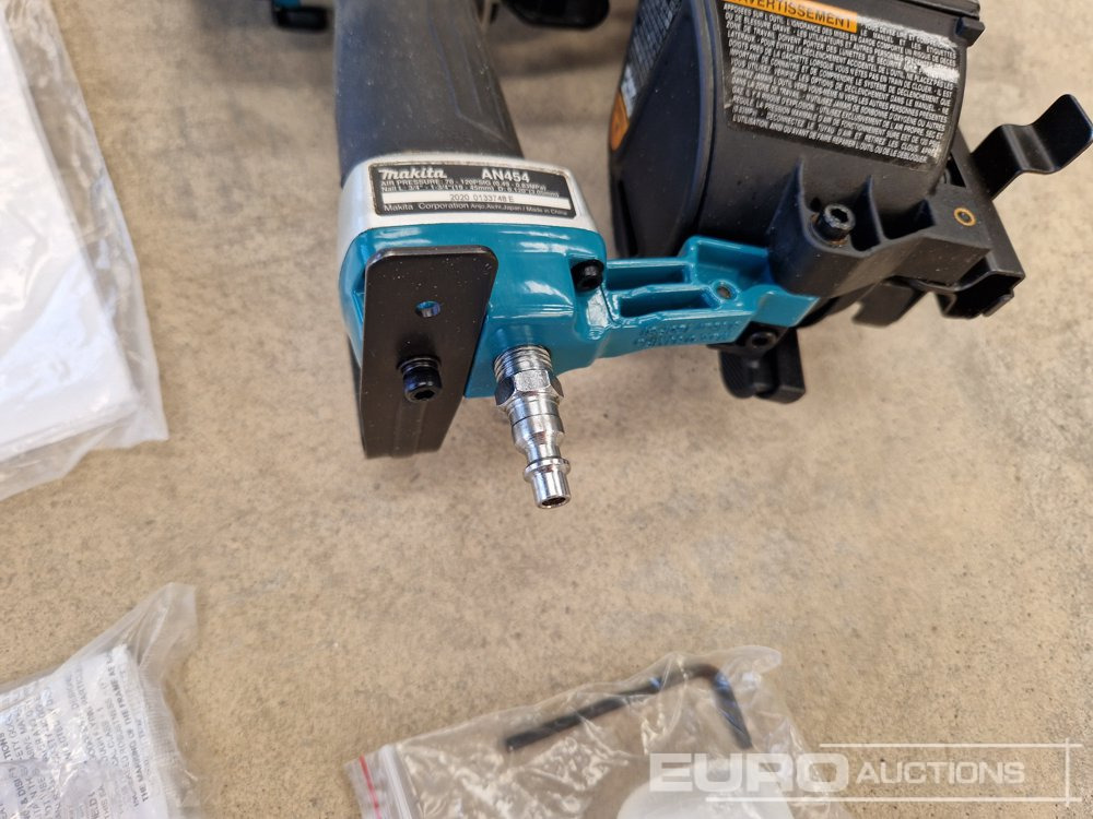 Équipement de garage Unused Makita AN454  Pneumatic Nailer (Body Only): photos 7
