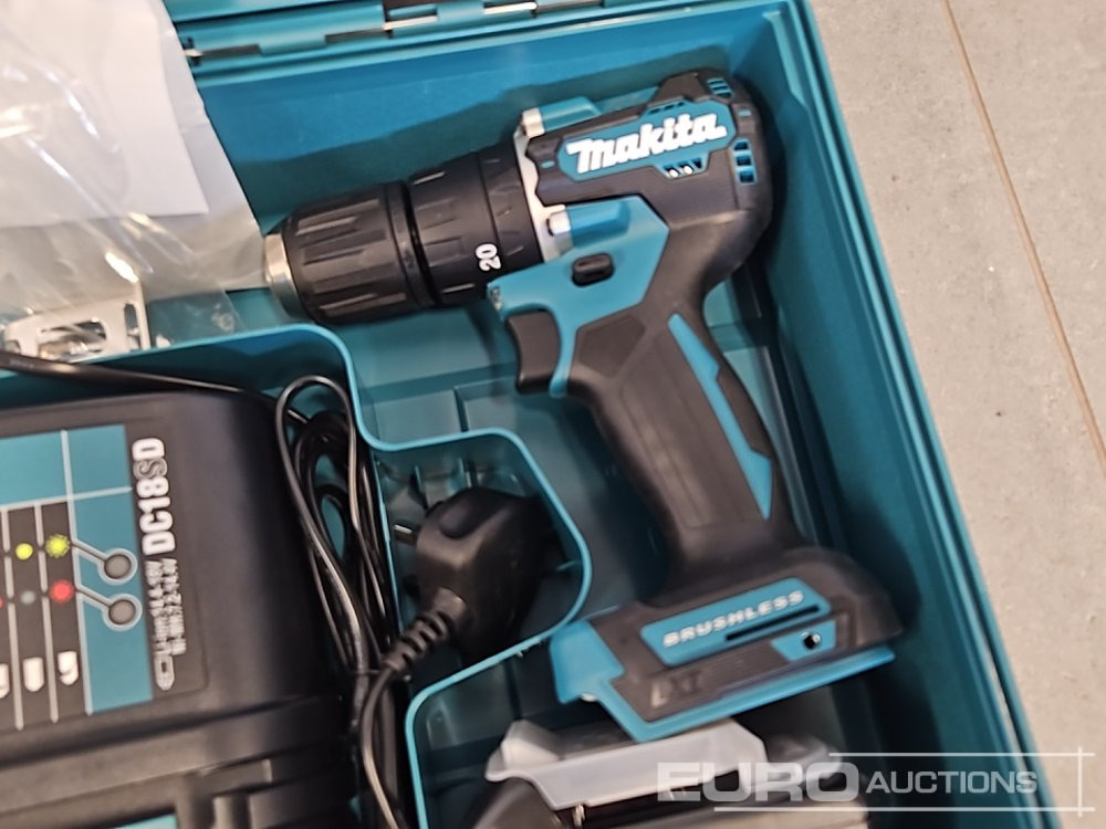 Unused Makita DHP453 18V LXT Combi Dril, Makita DTD152 18V LXT Impact Driver, Battery, Charger, Bit Set - Équipement de garage: photos 4 Unused Makita DHP453 18V LXT Combi Dril, Makita DTD152 18V LXT Impact Driver, Battery, Charger, Bit Set - Équipement de garage: photos 4
