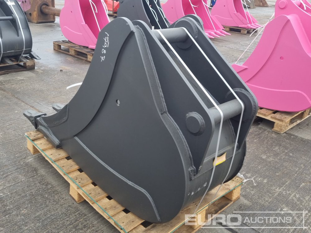 Unused Miller 24" Scoop Bucket 80mm Pin to suit 20 Ton Excavator - Godet: photos 3 Unused Miller 24" Scoop Bucket 80mm Pin to suit 20 Ton Excavator - Godet: photos 3
