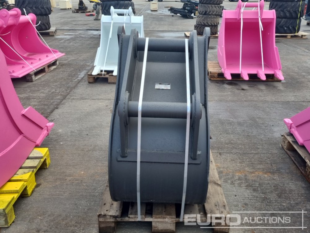 Unused Miller 24" Scoop Bucket 80mm Pin to suit 20 Ton Excavator - Godet: photos 4 Unused Miller 24" Scoop Bucket 80mm Pin to suit 20 Ton Excavator - Godet: photos 4