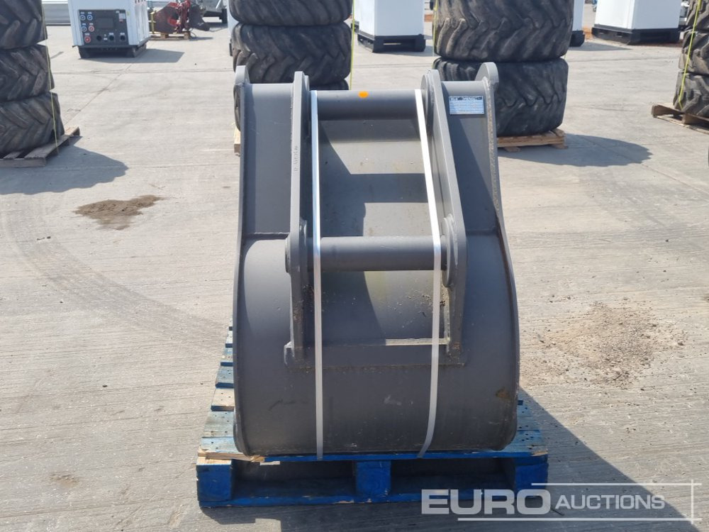 Unused Miller 30" Scoop Bucket 80mm Pin to suit 20 Ton Excavator - Godet: photos 4 Unused Miller 30" Scoop Bucket 80mm Pin to suit 20 Ton Excavator - Godet: photos 4
