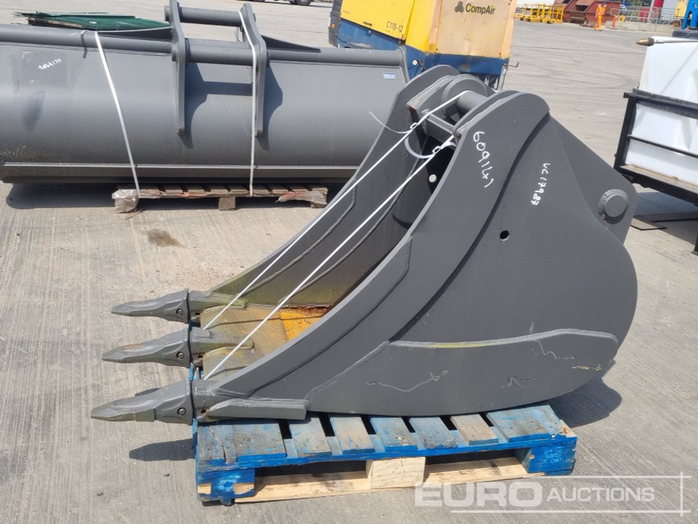 Unused Miller 30" Scoop Bucket 80mm Pin to suit 20 Ton Excavator - Godet: photos 2 Unused Miller 30" Scoop Bucket 80mm Pin to suit 20 Ton Excavator - Godet: photos 2