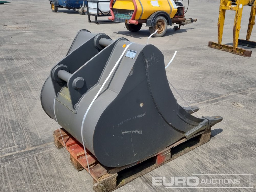 Unused Miller 36" Scoop Bucket 65mm Pin to suit 13 Ton Excavator - Godet: photos 5 Unused Miller 36" Scoop Bucket 65mm Pin to suit 13 Ton Excavator - Godet: photos 5