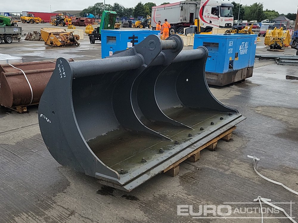Unused Miller 96" Ditching Bucket 100mm Pin to suit 40 Ton Excavator - Godet: photos 1 Unused Miller 96" Ditching Bucket 100mm Pin to suit 40 Ton Excavator - Godet: photos 1