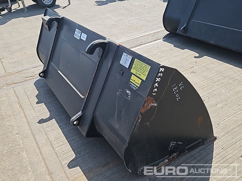 Unused Rhinox 90" Loading Bucket to suit Telehandler - Godet: photos 5 Unused Rhinox 90" Loading Bucket to suit Telehandler - Godet: photos 5