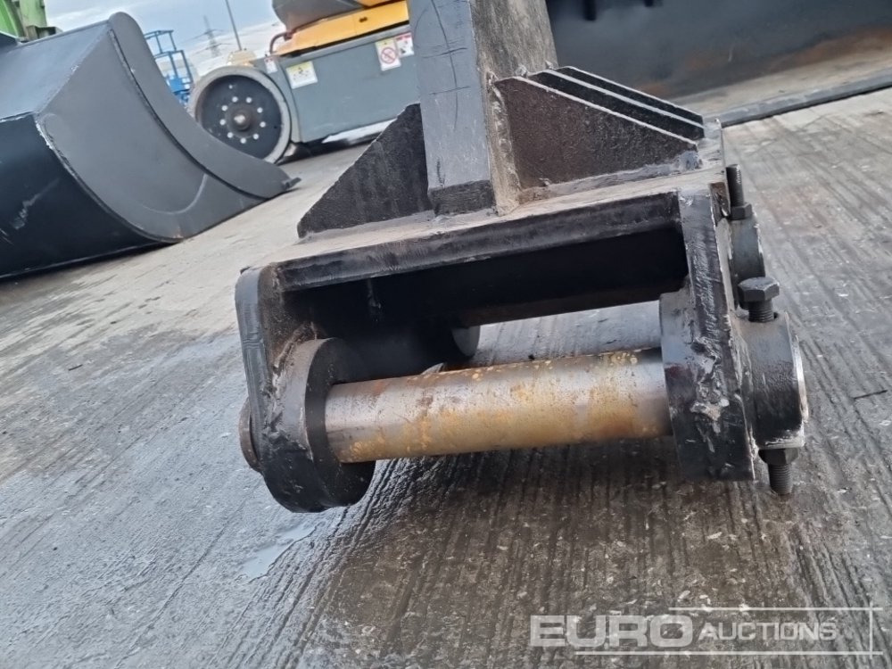 Godet neuf Unused Ripper 65mm Pin to suit 13 Ton Excavator: photos 17 Godet neuf Unused Ripper 65mm Pin to suit 13 Ton Excavator: photos 17