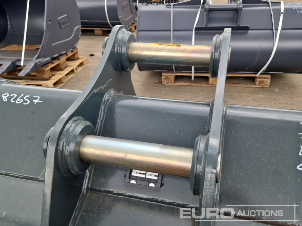 Godet neuf Unused Strickland 48" Digging Bucket 65mm Pin to suit 13 Ton Excavator: photos 12