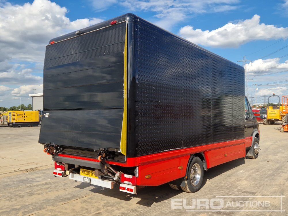 2008 Iveco 6 Speed Mobile Workshop Van, Racking Storage System, Work Bench, Power Oulets, Tail Lift, Reverse Camera (Reg. Docs. & Plating Certificate Available) - Véhicule utilitaire: photos 5 2008 Iveco 6 Speed Mobile Workshop Van, Racking Storage System, Work Bench, Power Oulets, Tail Lift, Reverse Camera (Reg. Docs. & Plating Certificate Available) - Véhicule utilitaire: photos 5
