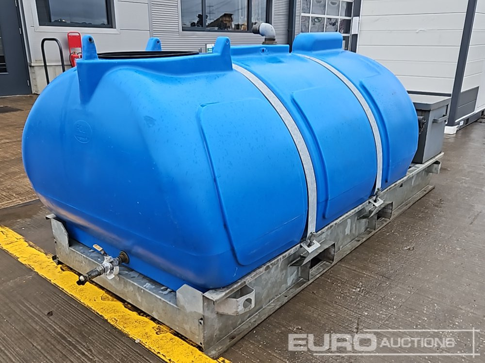 Western Skid Mounted Plastic Water Bowser, Petrol Pump - Cuve de stockage: photos 5 Western Skid Mounted Plastic Water Bowser, Petrol Pump - Cuve de stockage: photos 5