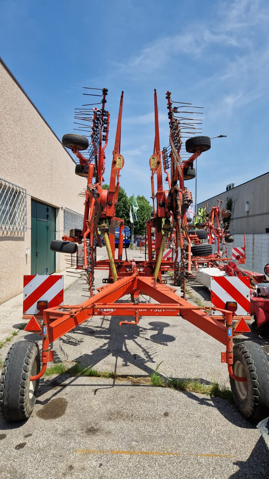 Ranghinatore usato Kuhn GA 7301 - Faneuse: photos 4 Ranghinatore usato Kuhn GA 7301 - Faneuse: photos 4