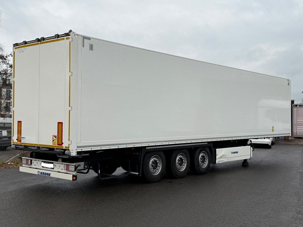 Krone SD/KOFFER/LIFTACHSE - Semi-remorque fourgon: photos 4 Krone SD/KOFFER/LIFTACHSE - Semi-remorque fourgon: photos 4