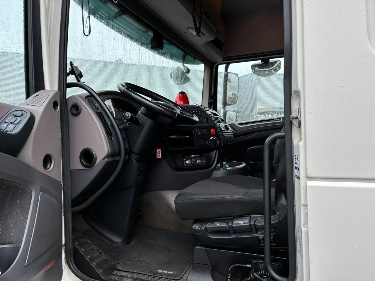DAF XF 480/SpaceCab - Tracteur routier: photos 4 DAF XF 480/SpaceCab - Tracteur routier: photos 4