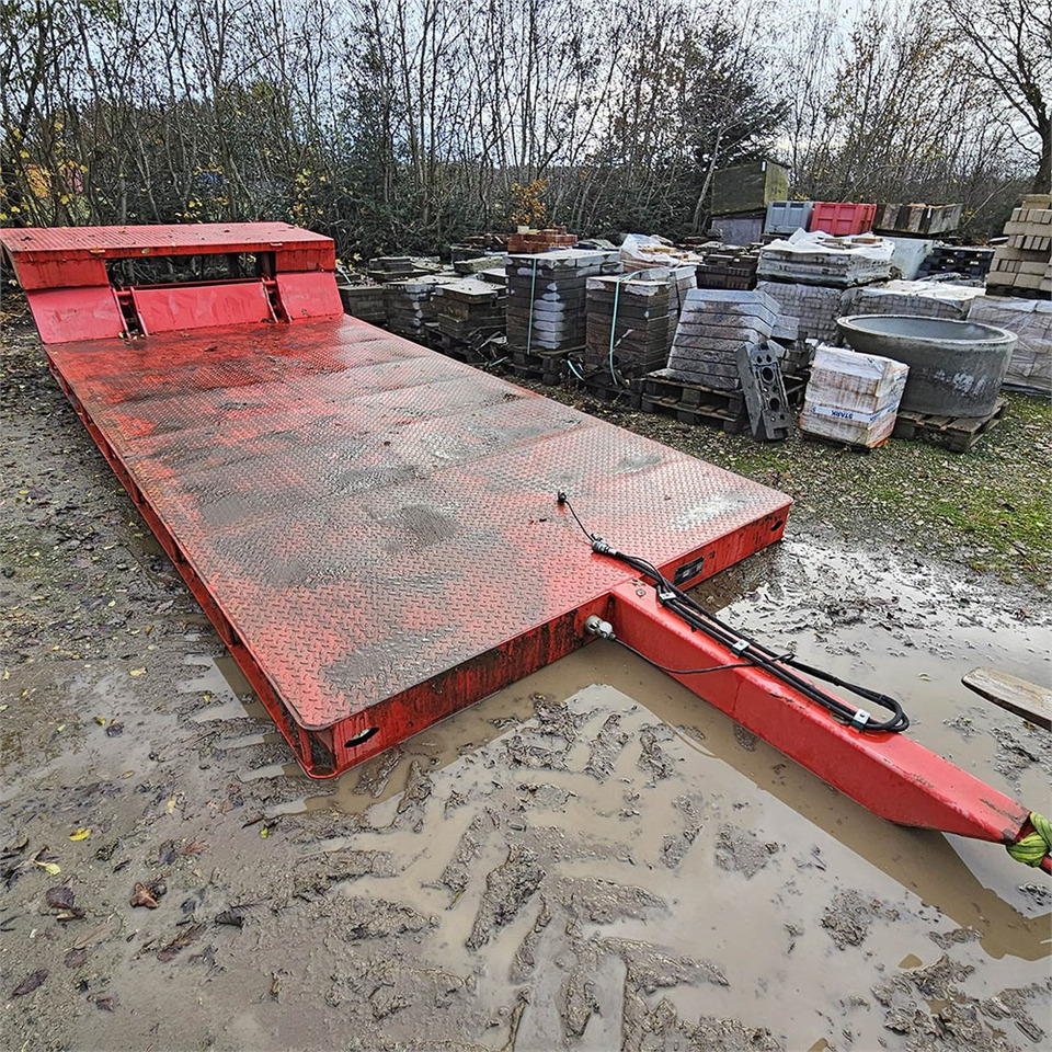 ABC Stach Agro - Model MT154 - Remorque porte-engin surbaissée: photos 2 ABC Stach Agro - Model MT154 - Remorque porte-engin surbaissée: photos 2