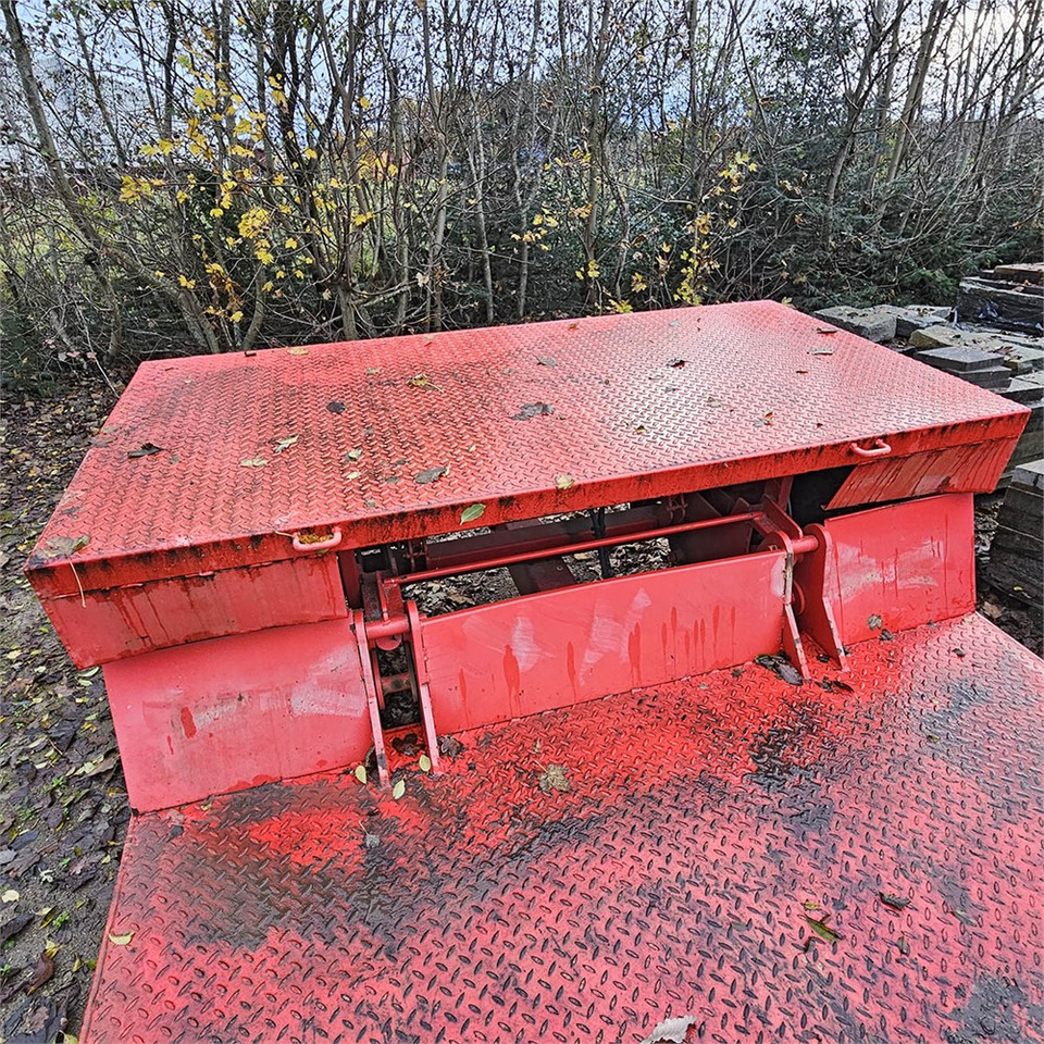ABC Stach Agro - Model MT154 - Remorque porte-engin surbaissée: photos 4 ABC Stach Agro - Model MT154 - Remorque porte-engin surbaissée: photos 4