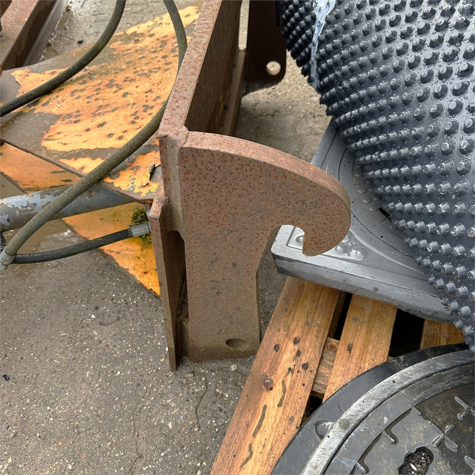 ABC Afretter / vibrator - Accessoire pour Engins de chantier: photos 5 ABC Afretter / vibrator - Accessoire pour Engins de chantier: photos 5