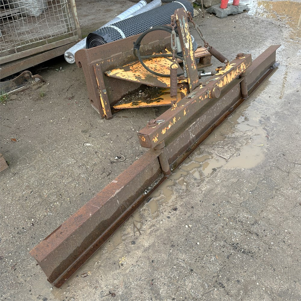 ABC Afretter / vibrator - Accessoire pour Engins de chantier: photos 1 ABC Afretter / vibrator - Accessoire pour Engins de chantier: photos 1