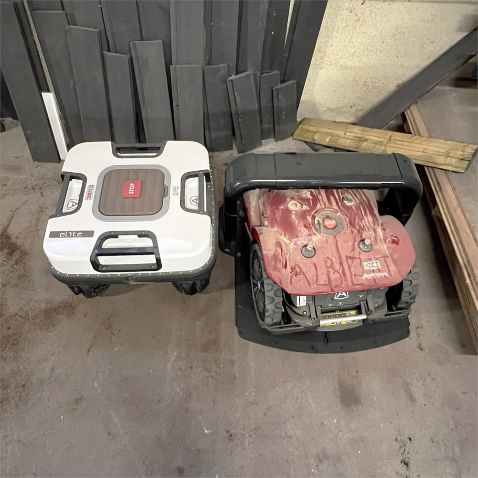 Ambrogio Cube Elite 4 WD - Motofaucheuse: photos 1 Ambrogio Cube Elite 4 WD - Motofaucheuse: photos 1