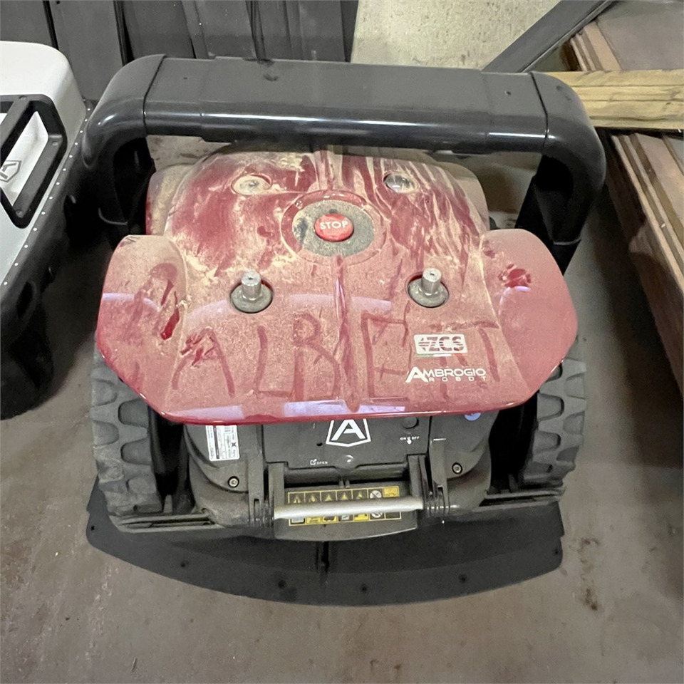 Ambrogio Cube Elite 4 WD - Motofaucheuse: photos 2 Ambrogio Cube Elite 4 WD - Motofaucheuse: photos 2