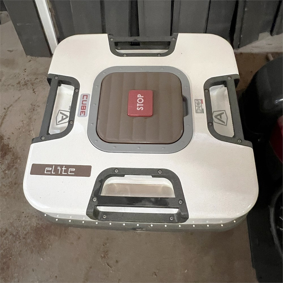 Ambrogio Cube Elite 4 WD - Motofaucheuse: photos 4 Ambrogio Cube Elite 4 WD - Motofaucheuse: photos 4