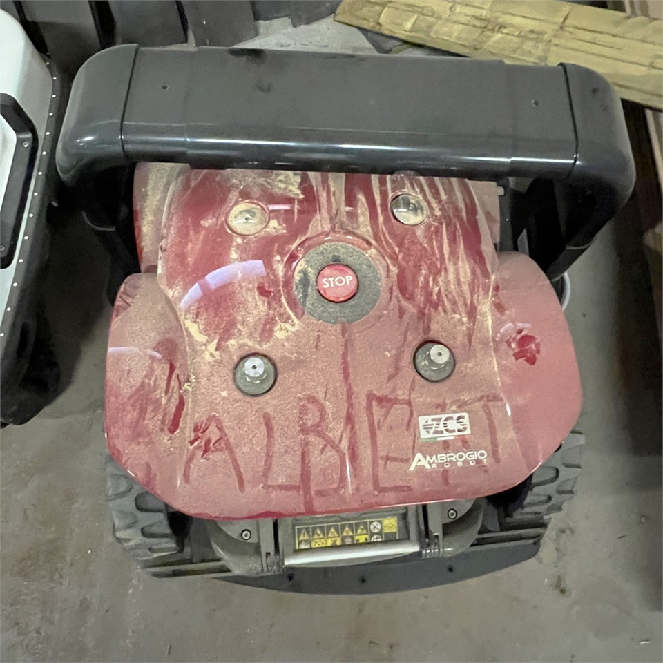 Ambrogio Cube Elite 4 WD - Motofaucheuse: photos 3 Ambrogio Cube Elite 4 WD - Motofaucheuse: photos 3