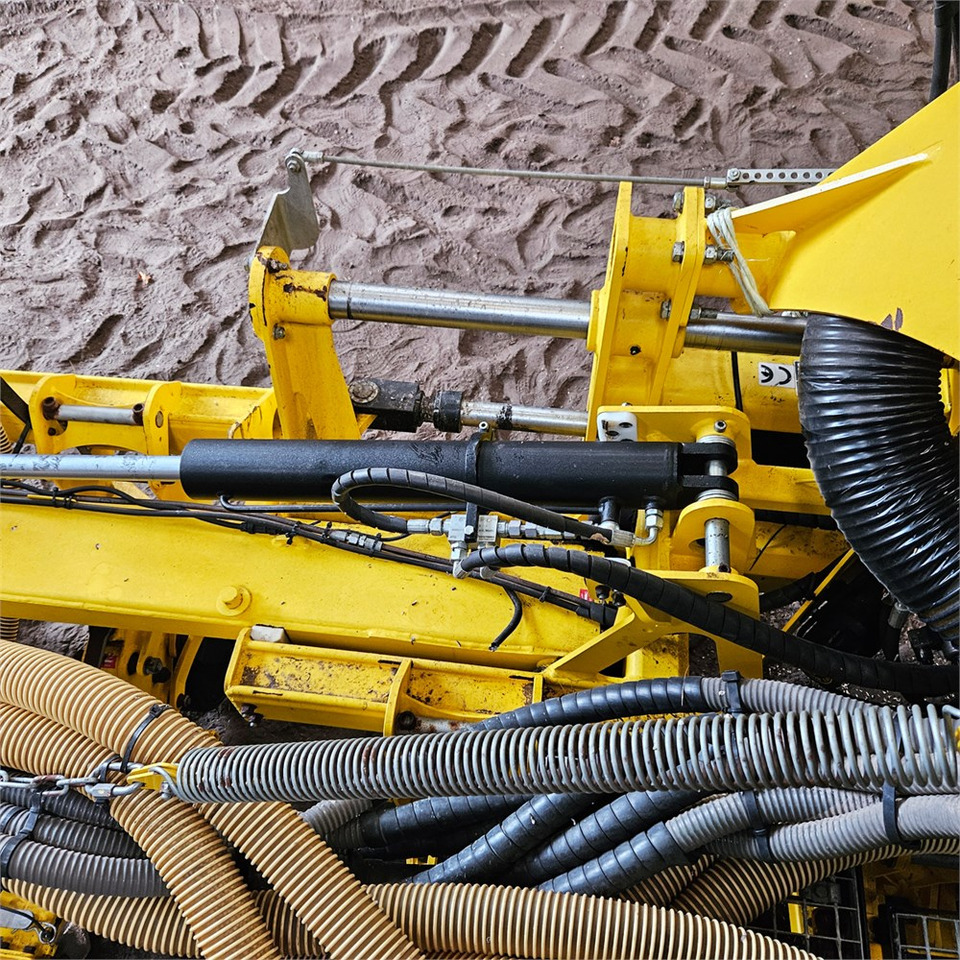 Crédit-bail de Bednar RN 9600 12 rk Bednar RN 9600 12 rk: photos 17 Crédit-bail de Bednar RN 9600 12 rk Bednar RN 9600 12 rk: photos 17